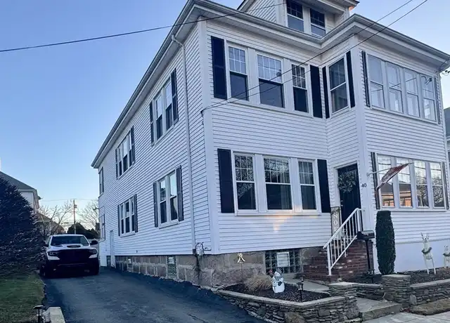 Property at 40 Lucas St Unit 2, New Bedford, MA, 02744, 3 beds, 1 bath, [object Object]