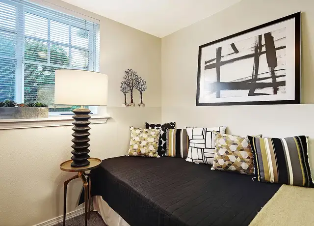 Photo of 4524 7th Ave NE, Seattle, WA 98105