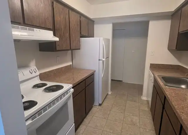 Property at 30250 W 12 Mile Rd Unit D104, Farmington Hills, MI, 48334, 1 bed, 1 bath, [object Object]