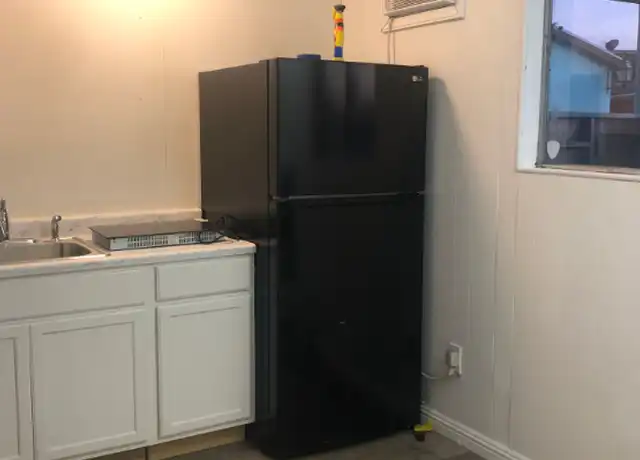 Property at 11955 206th St, Lakewood, CA, 90715, 1 bed, 1 bath, [object Object]