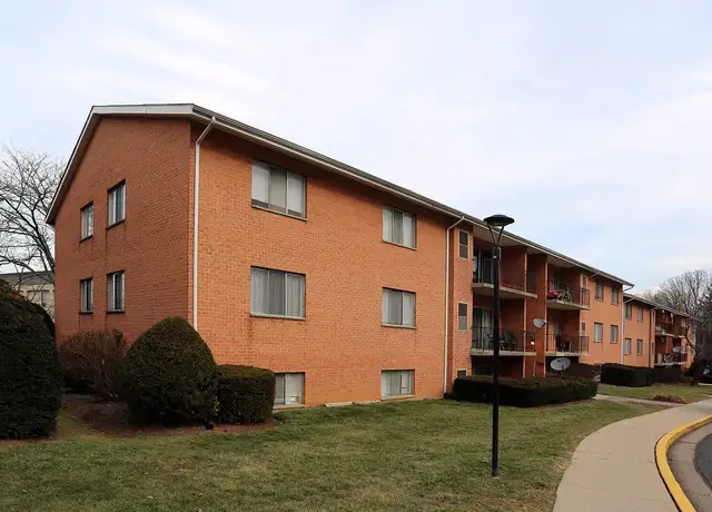 Photo of 1730 Edgewood Hill Cir, Hagerstown, MD 21740