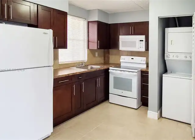 Property at 6195 NW 186th St #314, Hialeah, FL, 33015, 1 bed, 1 bath, [object Object]