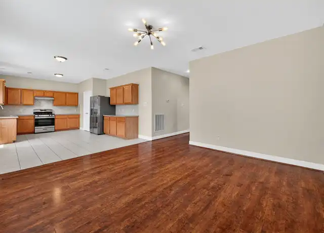 Property at 9726 Angleside Ln, Sugar Land, TX, 77498, 5 beds, 3 baths, [object Object]
