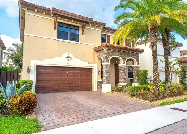 Property at 9942 NW 86th Ter Unit 9942, Doral, FL, 33178, 4 beds, 5 baths, [object Object]