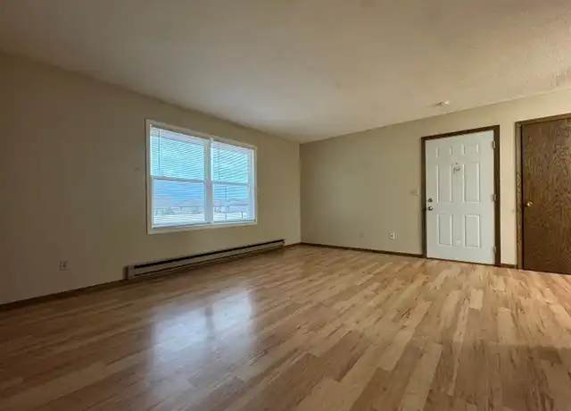 Property at 600 E Aspen Blvd Unit 3, Brandon, SD, 57005, 2 beds, 1 bath, [object Object]