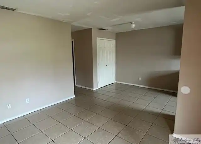 Property at 1134 Kelsey Dr Unit I, Brownsville, TX, 78521, 3 beds, 1 bath, [object Object]