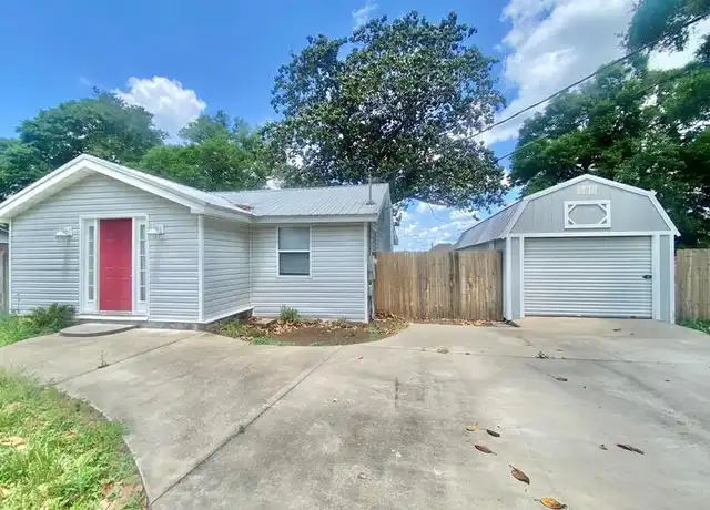 Property at 2319 Lewis St, Crestview, FL, 32536, 3 beds, 2 baths, [object Object]