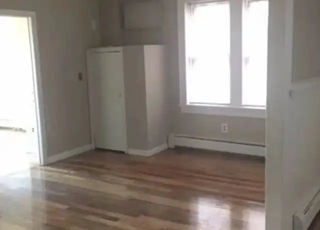 Property at 147 Charles St Unit 2A, Bridgeport, CT, 06606, 2 beds, 1 bath, [object Object]