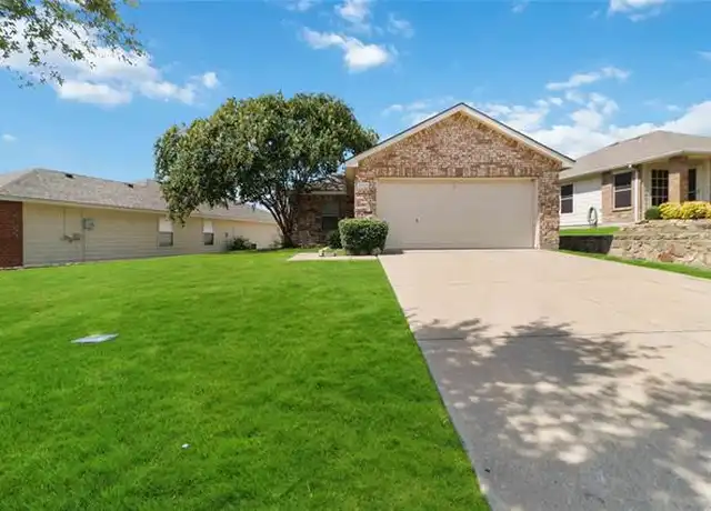 Property at 4010 Shawnee Trl, Heartland, TX, 75126, 3 beds, 2 baths, [object Object]