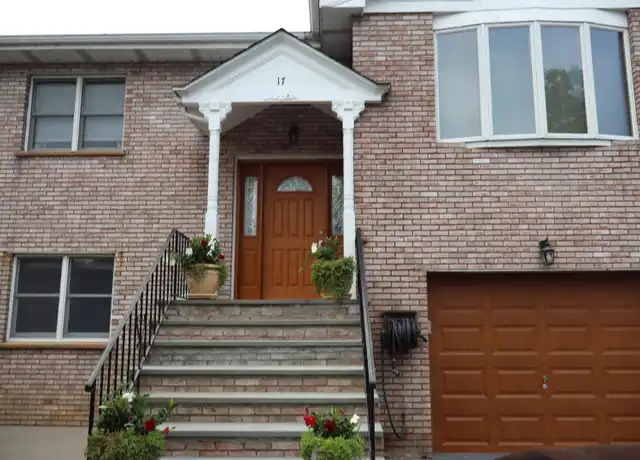Property at 17 Bronxville Ln, Bronxville, NY, 10708, 3 beds, 1 bath, [object Object]
