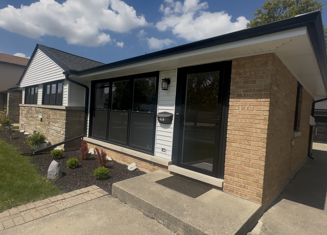 Photo of 439 N Highview Ave, Elmhurst, IL 60126
