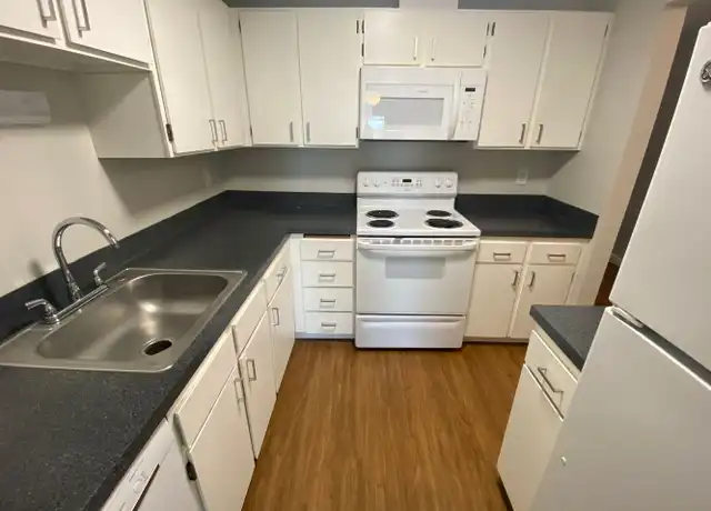 Property at 10757 Greenwood Ave N Unit 321, Seattle, WA, 98133, 1 bed, 1 bath, [object Object]