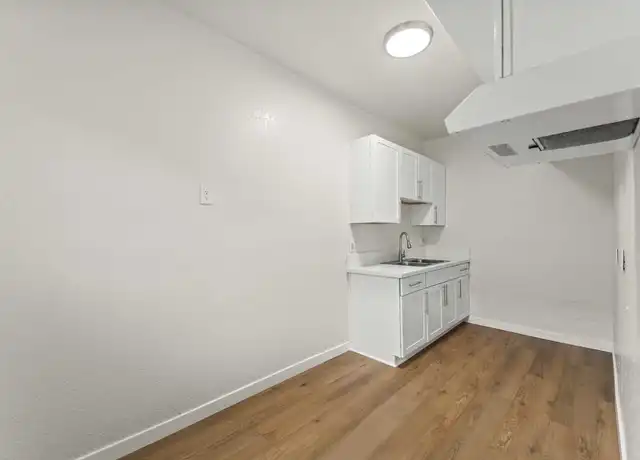 Property at 182 W Vernon Ave Unit 5, Los Angeles, CA, 90037, 0 beds, 1 bath, [object Object]