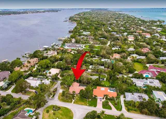 Property at 9 W High Point Rd, Stuart, FL, 34996, 3 beds, 3 baths, [object Object]