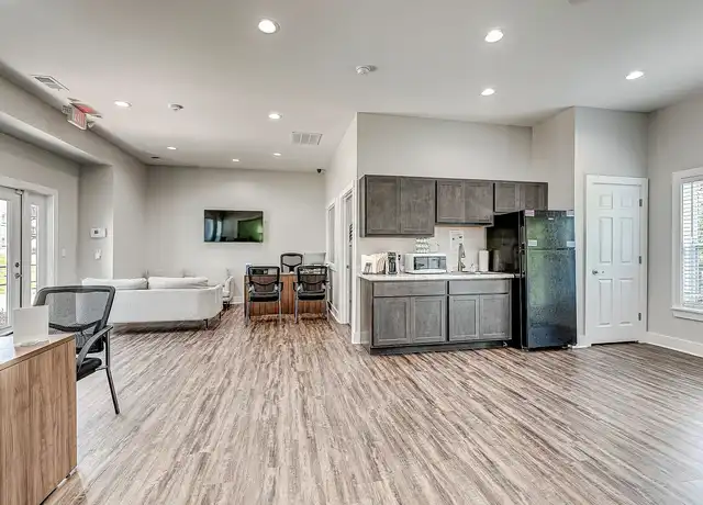 Property at The Apex - 5293 Eastknoll Ct, Cincinnati, OH, 45239, 1-2 bed, 1-1.5 bath, [object Object]