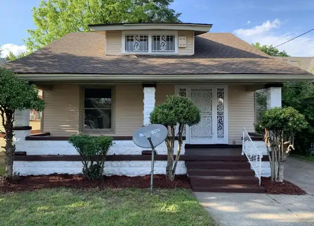 Property at 3109 Dumesnil St, Louisville, KY, 40211, 3 beds, 1 bath, [object Object]