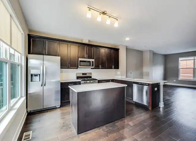 Property at 25 Clay Ave Unit A, Highwood, IL, 60040, 3 beds, 2.5 baths, [object Object]