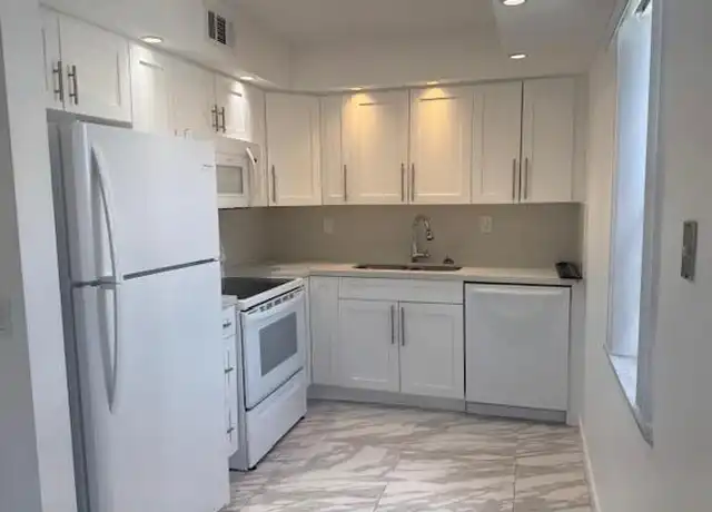 Property at 84 Normandy B, Delray Beach, FL, 33484, 2 beds, 2 baths, [object Object]