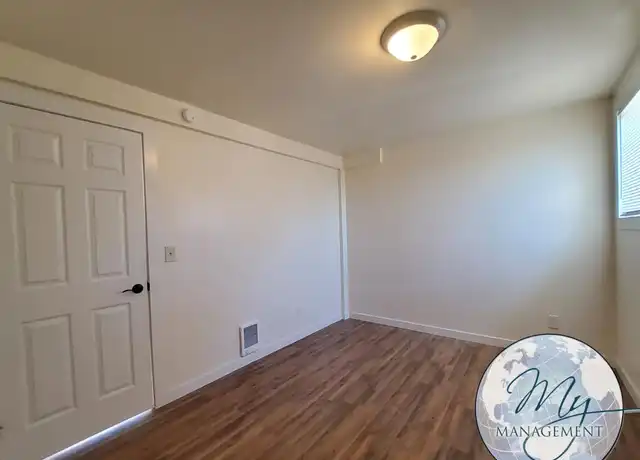 Property at 396 N 300 Rd W Unit 2, Jerome, ID, 83338, 2 beds, 1 bath, [object Object]