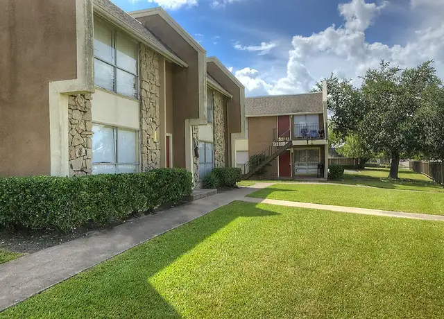 Photo of 3925 Arlington Square Dr, Houston, TX 77034