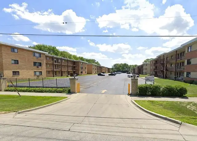 Property at Park Lane Apartments - 2051 Ash St, Des Plaines, IL, 60018, 1 bed, 1 bath, [object Object]