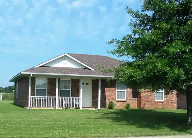 Property at 1463 N Heritage Ave, Fayetteville, AR, 72704, 3 beds, 2 baths, [object Object]
