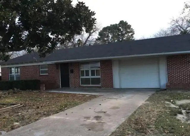 Property at 912 Alabama St, Sulphur Springs, TX, 75482, 3 beds, 2 baths, [object Object]