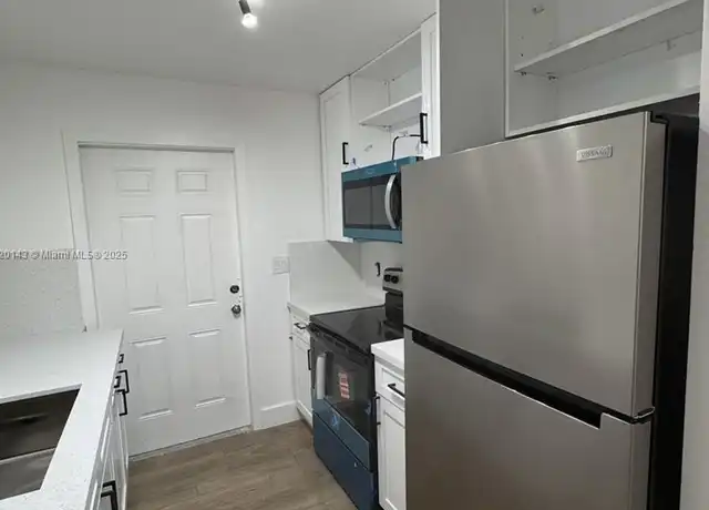 Property at 617 NW 3rd Ave Unit B, Hallandale Beach, FL, 33009, 2 beds, 1 bath, [object Object]
