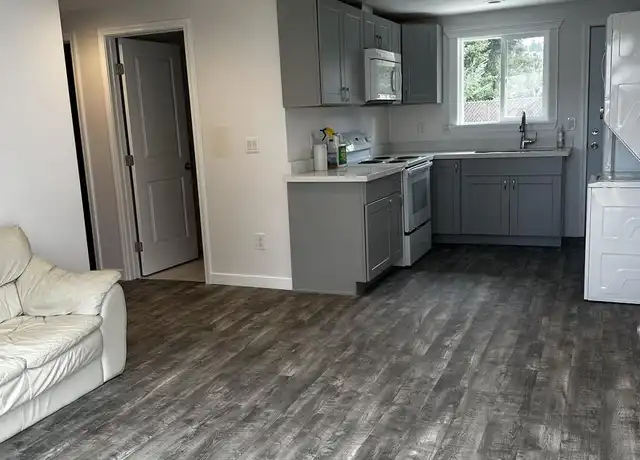 Property at 21902 84th Ave S, Kent, WA, 98032, 2 beds, 1 bath, [object Object]