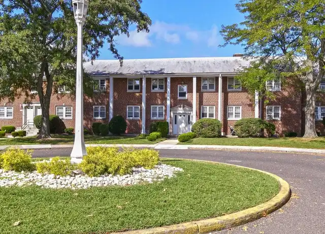 Property at Wallworth Park Apartments - 500 Park Blvd, Cherry Hill, NJ, 08002, 2 beds, 1 bath, [object Object]
