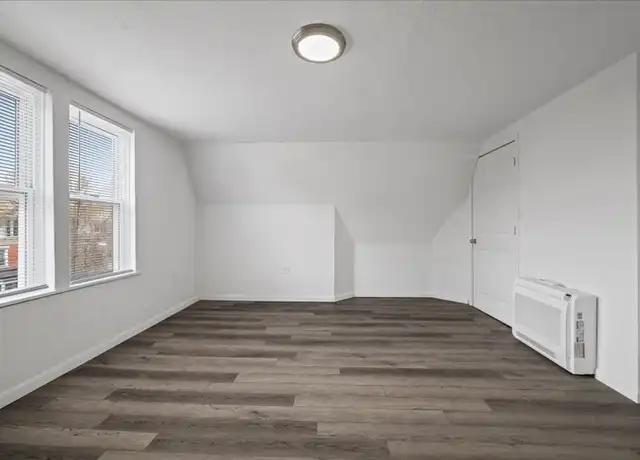 Property at 612 N Saint Clair St Unit 3, Pittsburgh, PA, 15206, 2 beds, 1 bath, [object Object]
