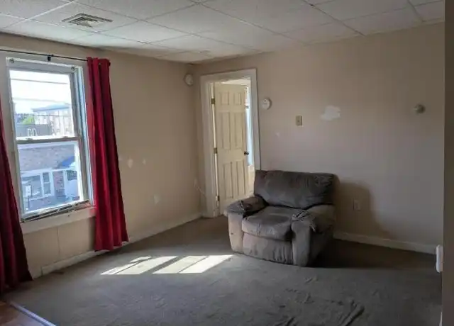 Property at 437 Bay St, Taunton, MA, 02780, 1 bed, 1 bath, [object Object]