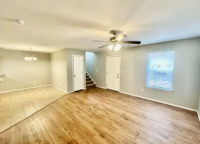 Property at 1431 W Junction St, Fayetteville, AR, 72701, 3 beds, 2.5 baths, [object Object]
