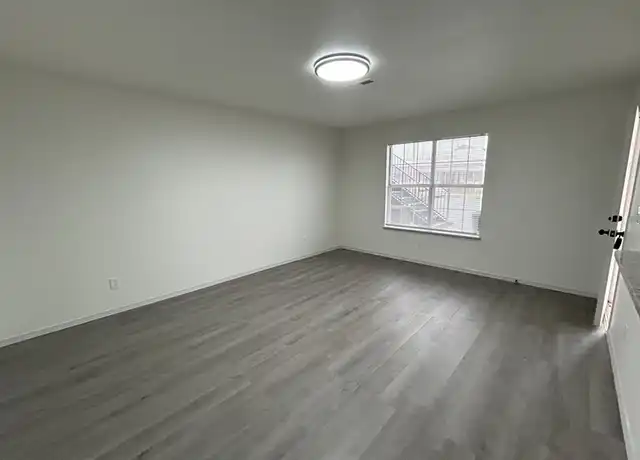 Property at 329 Berry St Unit 203, Springdale, AR, 72764, 2 beds, 1 bath, [object Object]