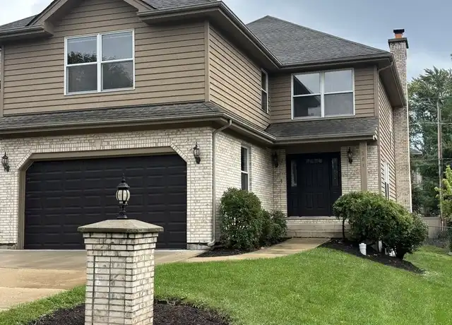 Property at 961 Country Club Rd, Lake Zurich, IL, 60047, 4 beds, 2.5 baths, [object Object]