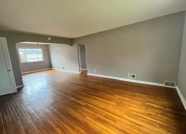 Property at 34 N Hampton Rd Unit C, Columbus, OH, 43213, 2 beds, 1 bath, [object Object]