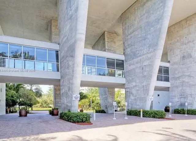 Property at 1500 Bay Rd Unit 1220S, Miami Beach, FL, 33139, 1 bed, 1 bath, [object Object]