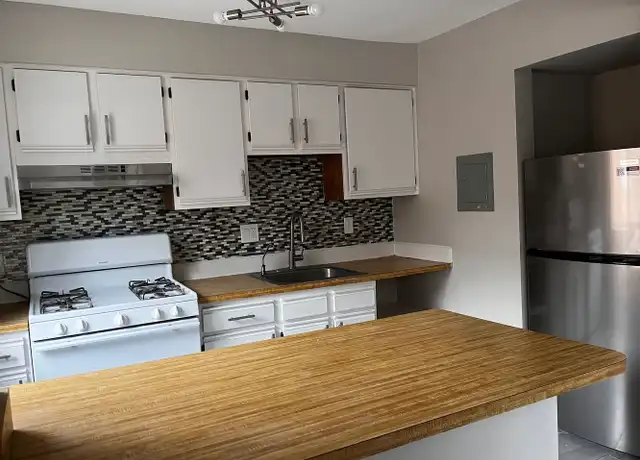 Property at 4717 1st St SW #202, Washington, DC, 20032, 2 beds, 1 bath, [object Object]