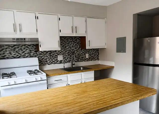 Property at 4717 1st St SW #202, Washington, DC, 20032, 2 beds, 1 bath, [object Object]