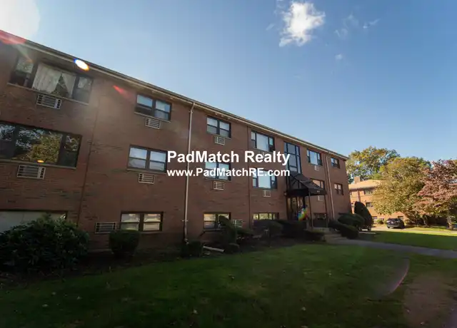 Property at 288 Grove St Unit 2, Auburndale, MA, 02466, 2 beds, 1 bath, [object Object]