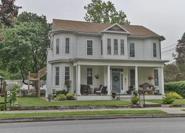 Property at 506 W Main St Apt 2, Mechanicsburg, PA, 17055, 1 bed, 1 bath, [object Object]