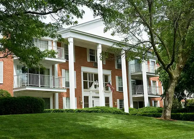 Property at Versailles on the Lakes Schaumburg - 1024 N Plum Grove Rd, Schaumburg, IL, 60173, 0-1 beds, 1 bath, [object Object]