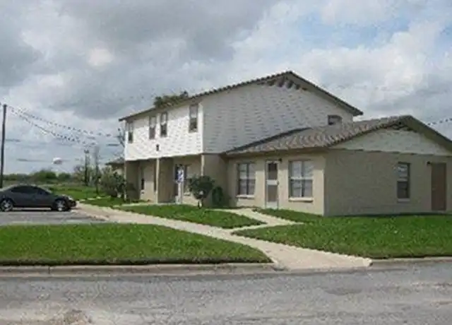 Property at 1100 E Santa Rosa Ave, Edcouch, TX, 78538, 1 bed, 1 bath, [object Object]