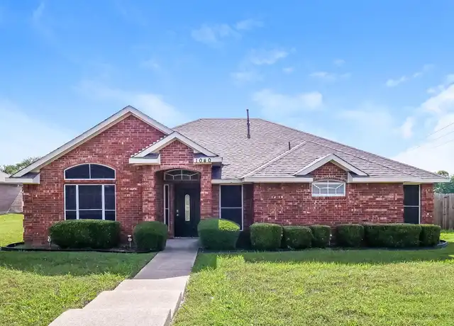Property at 1040 The Meadows Pkwy, Desoto, TX, 75115, 4 beds, 2 baths, [object Object]