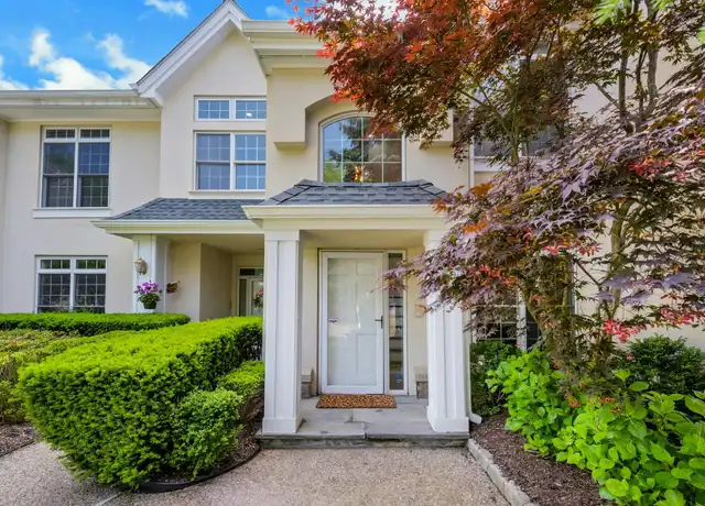 Property at 92 Doral Greens Dr W, Rye Brook, NY, 10573, 2 beds, 2 baths, [object Object]