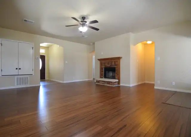 Property at 304 E Little Dipper, Killeen, TX, 76542, 4 beds, 2 baths, [object Object]