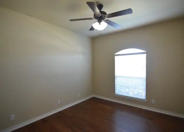 Property at 304 E Little Dipper, Killeen, TX, 76542, 4 beds, 2 baths, [object Object]