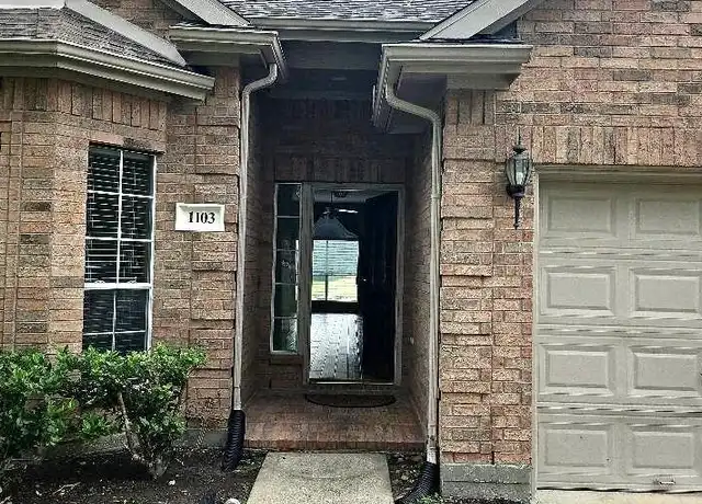 Property at 1103 E Hampton Dr, Pearland, TX, 77584, 3 beds, 2 baths, [object Object]