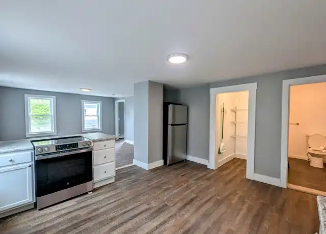 Property at 13-15 Walnut St Unit 5, Claremont, NH, 03743, 1 bed, 1 bath, [object Object]