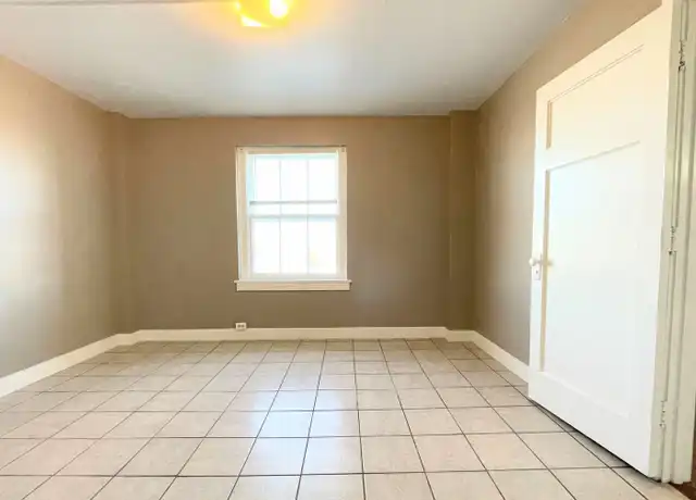 Property at 14 E 2nd Ave, Hutchinson, KS, 67501, 1 bed, 1 bath, [object Object]